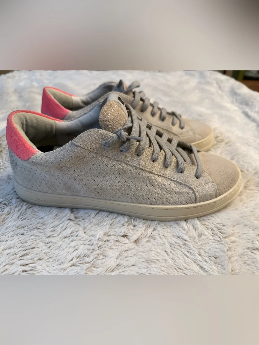 P448, Women's Casual Suede Lace-Up Sneakers in Light Gray w/ Pink Accent size 40